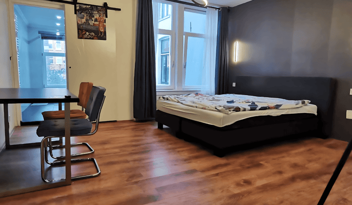 Studio · 30 m² · €1900,-