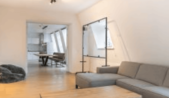 Appartement · 77 m² · €2400,-