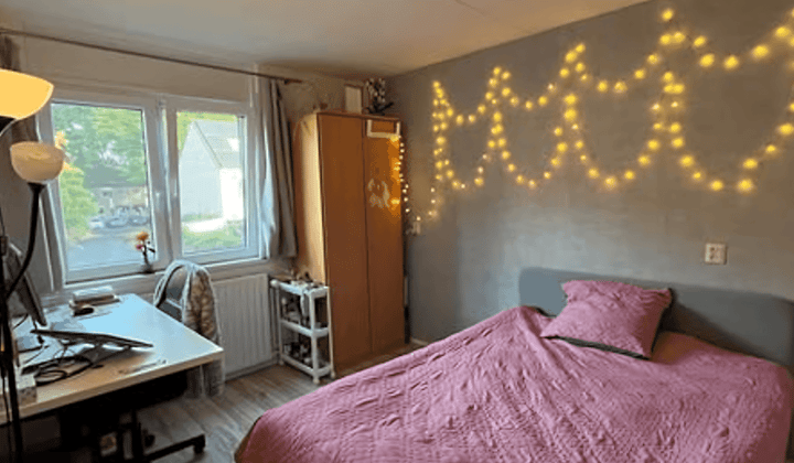 Kamer · 12 m² · €616,-