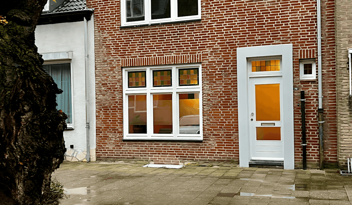 Huis · 179 m² · €2075,-