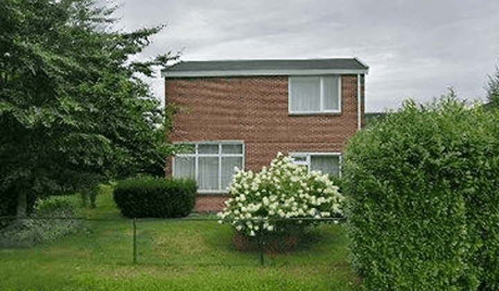 Huis · 83 m² · €975,-