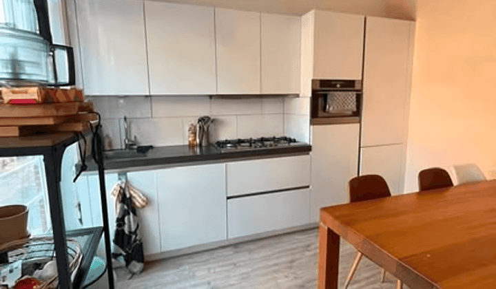 Kamer · 25 m² · €777,-