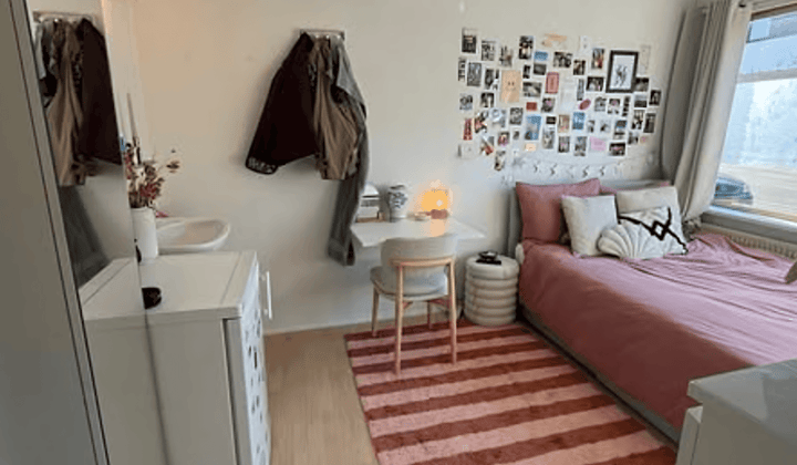 Kamer · 12 m² · €470,-