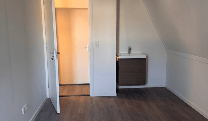 Kamer · 12 m² · €495,-