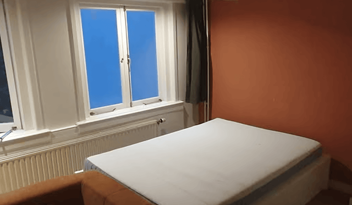 Studio · €1370,-