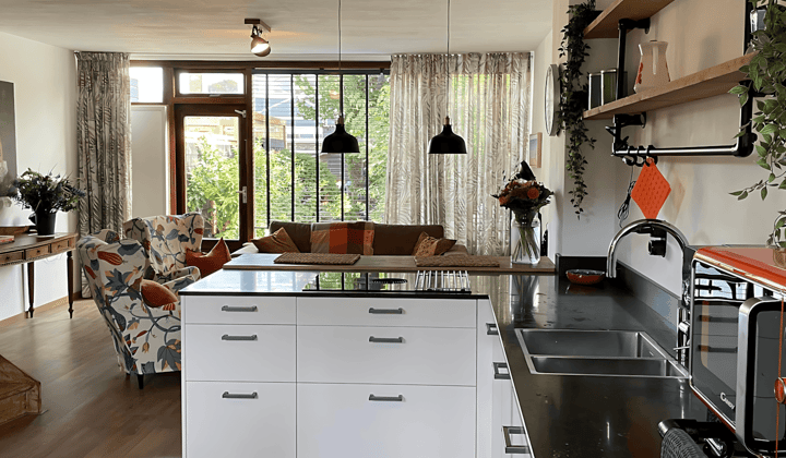 Huis · 89 m² · €2195,-