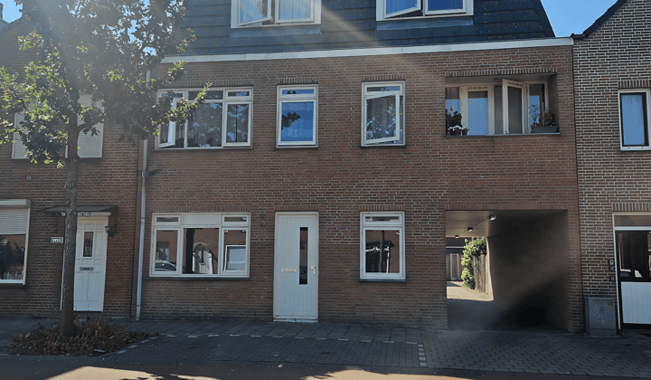 Appartement · 68 m² · €975,-