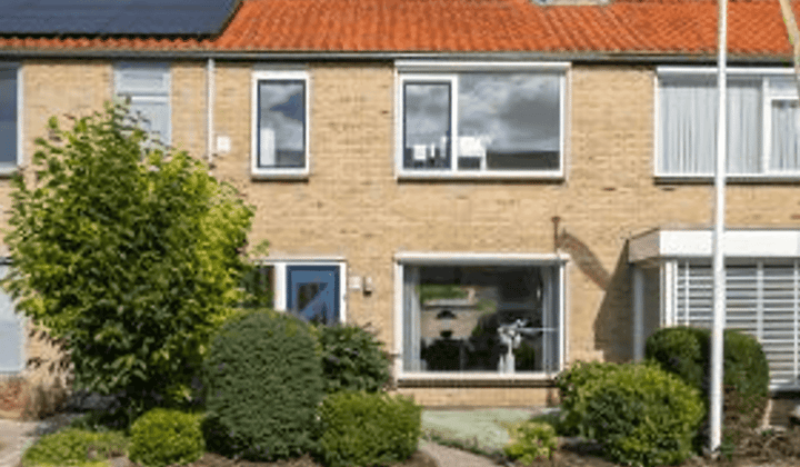 Huis · 88 m² · €425,-