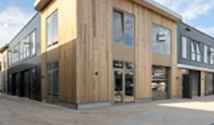 Bedrijfsruimte · 152 m² · €1500,-
