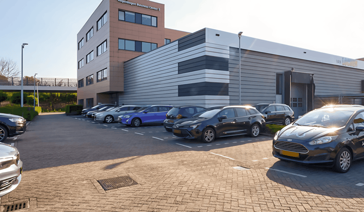 Bedrijfsruimte · 500 m² · €5000,-