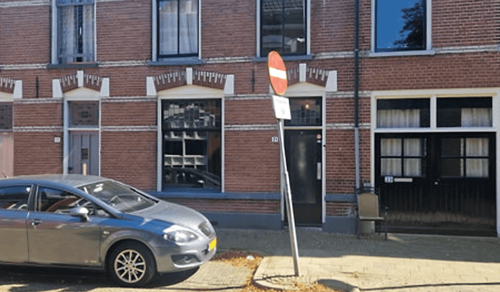 Huis · €570,-