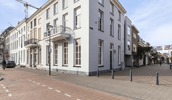 Kantoor · 85 m² · €1292,-