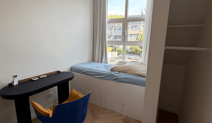 Kamer · 10 m² · €650,-