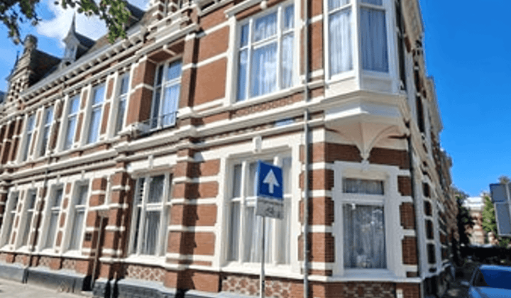 Huis · €915,-